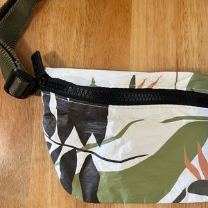 Aloha Mini Hip Pack, Painted Birds Print